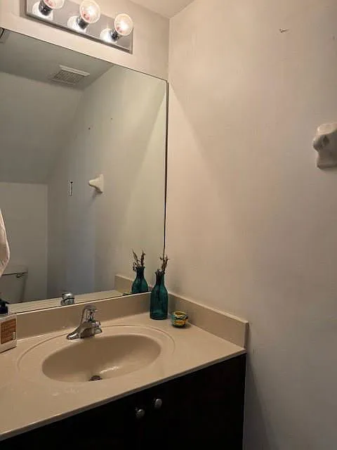 3 bed, 2.5 bath, 1450 sqft, $2,850 — Photo 4