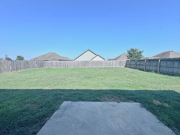 3888 Turfway Dr — Photo 2