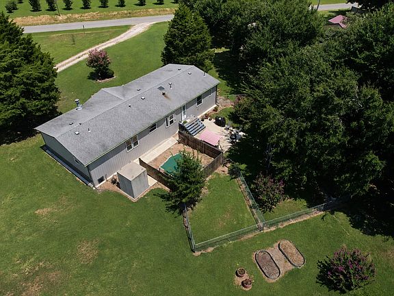 4th image of 1729 Bunny Creek Rd
