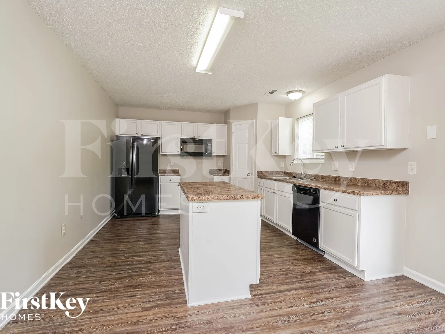 4 bed, 2.5 bath, 2442 sqft, $2,775 — Photo 4