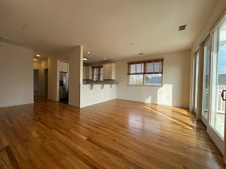 865 Arnold Ave — Photo 5