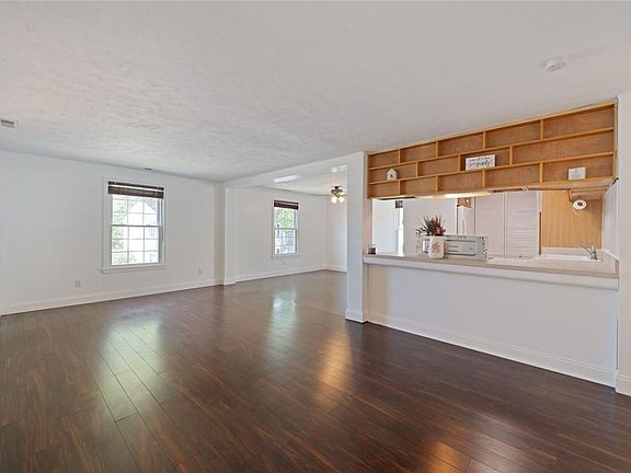 3rd image of 8906 Trotter Ln