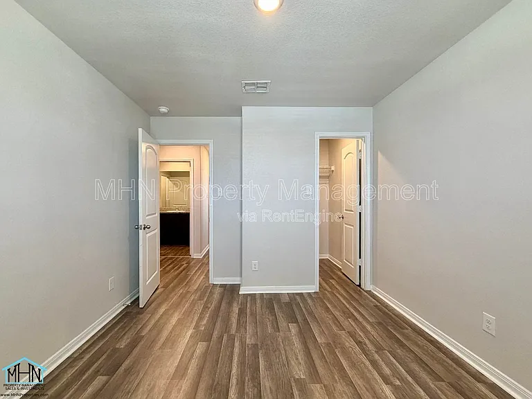 10950 Chippewa Trce — Photo 19