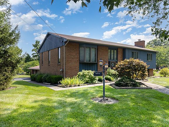 3rd image of 5896 Countryhills Dr