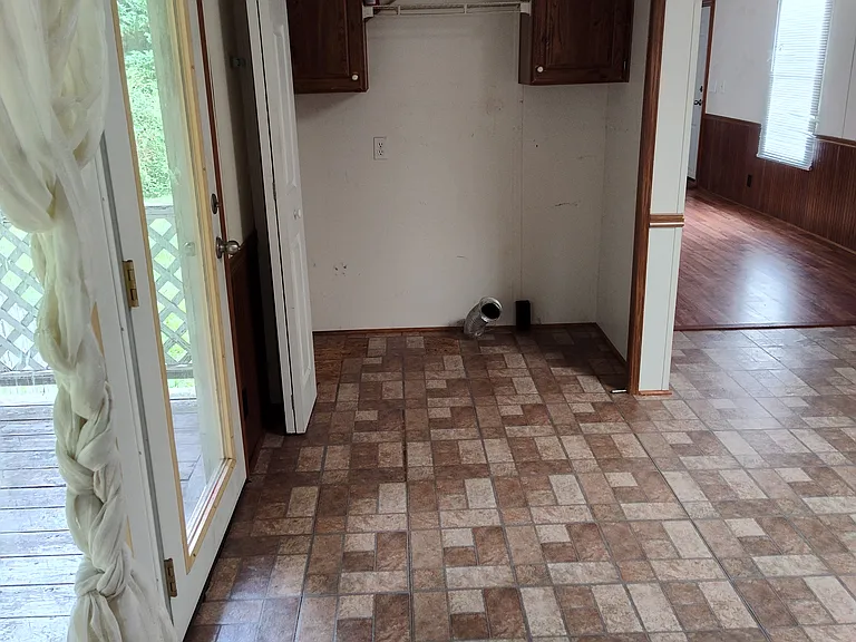 1187 Tilley Rd — Photo 8
