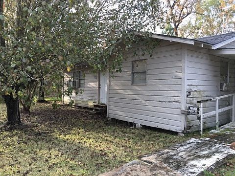 2nd image of 550 W Railroad St