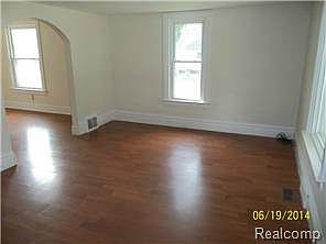 2nd image of 255 Pine St