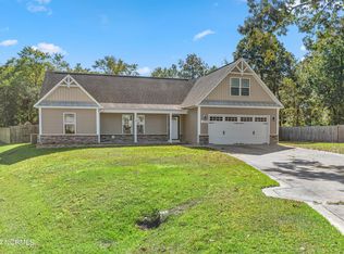 235 Long Neck Dr, Richlands, NC 28574