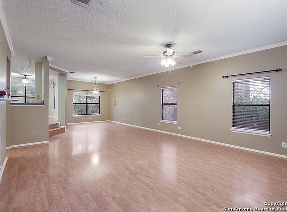 4th image of 2415 Karat Dr