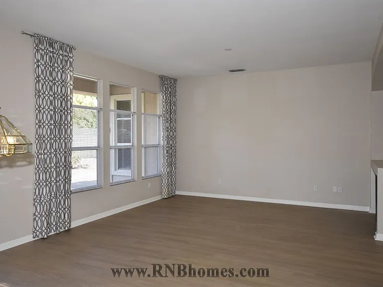 408 Angelrock Ct — Photo 2
