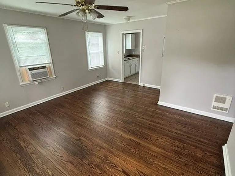 203 Sunset St — Photo 2