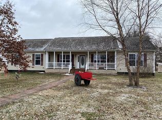 315 N State Rd, Fairmount, IL 61841