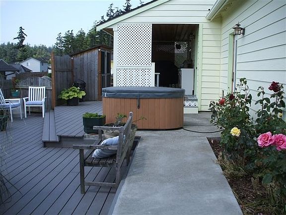 3rd image of 587 NW 1st Ave