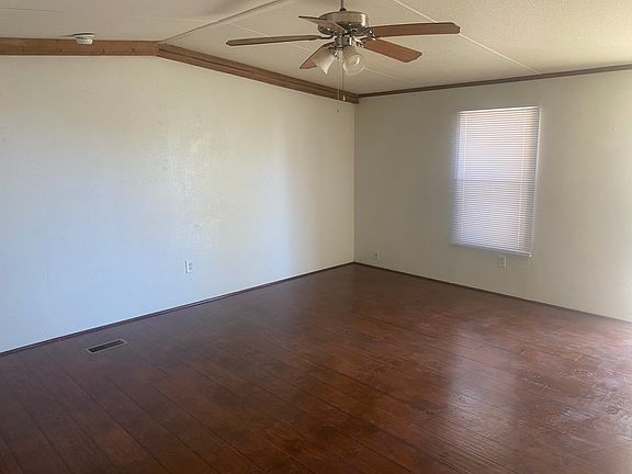 4th image of 136B Loma Linda Ln