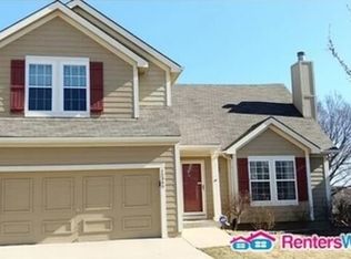15365 S Shannan Ln, Olathe, KS 66062