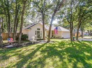 1128 Pine Ridge Dr, Azle, TX 76020