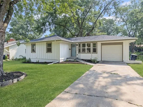 8927 Stark Ave, Kansas City, MO 64138