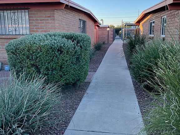 2nd image of 3322 E Farr Pl