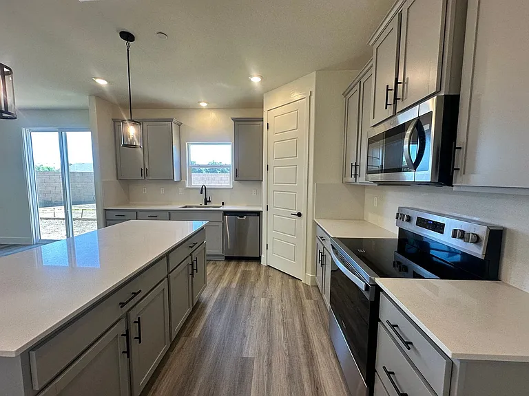 4005 W Babcock Ave — Photo 9