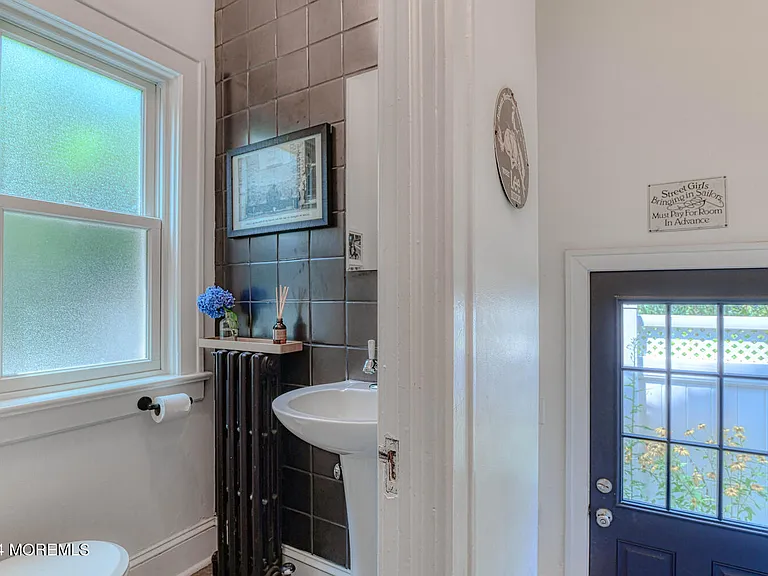 1503 Emory St — Photo 23