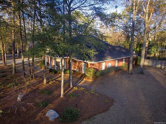3rd image of 8431 Timber Creek Dr