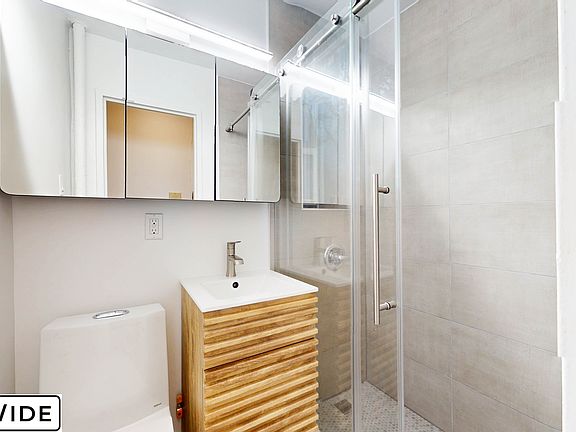 4th image of 347 E 51st St APT 3C