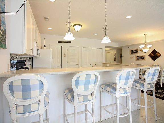 4th image of 144 Majestic Pointe Dr #3F