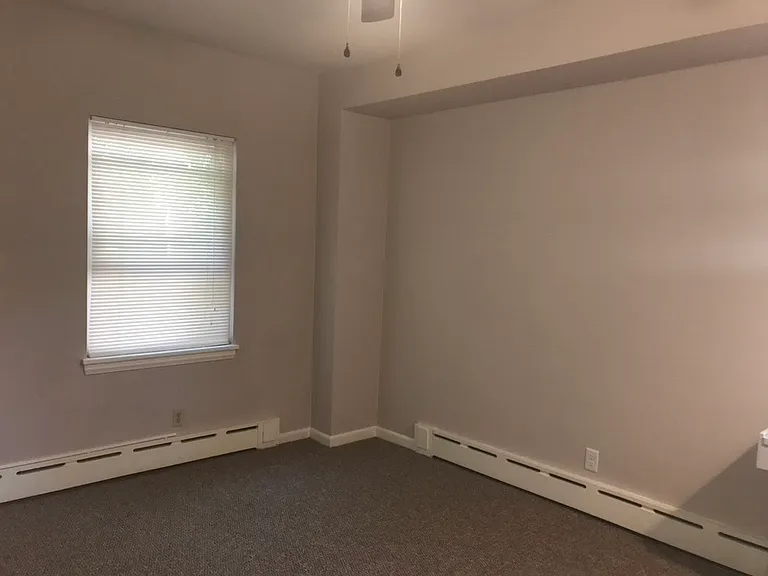 210 W Henry St #1 — Photo 4