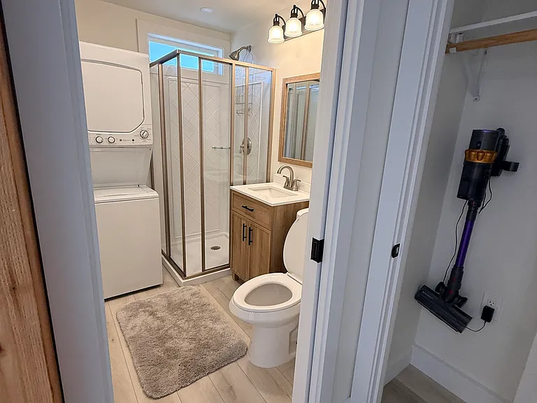 1324 NW Albany Ave #B — Photo 5