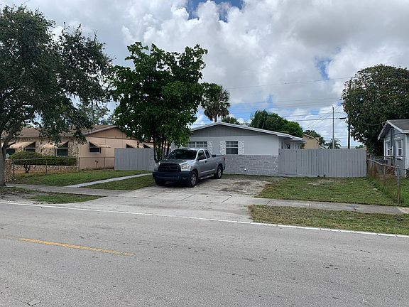 4th image of 2840 NW 20th St