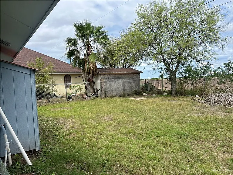 1015 Martinez St — Photo 10