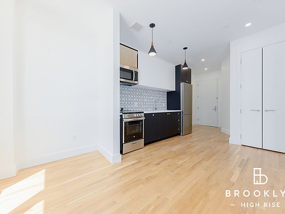 2nd image of 887 Lexington Ave #4AA