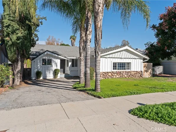 22727 Collins St, Woodland Hills, CA 91367