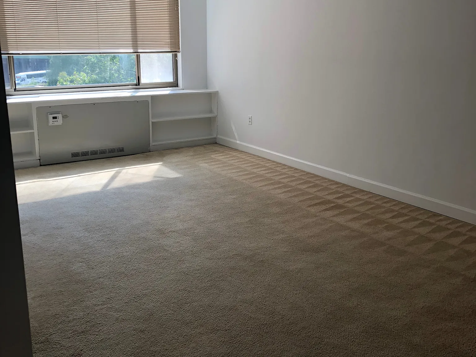 Studio, 437 sqft, $1,625 — Photo 1