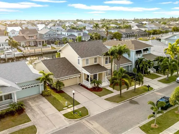 422 Islebay Dr, Apollo Beach, FL 33572