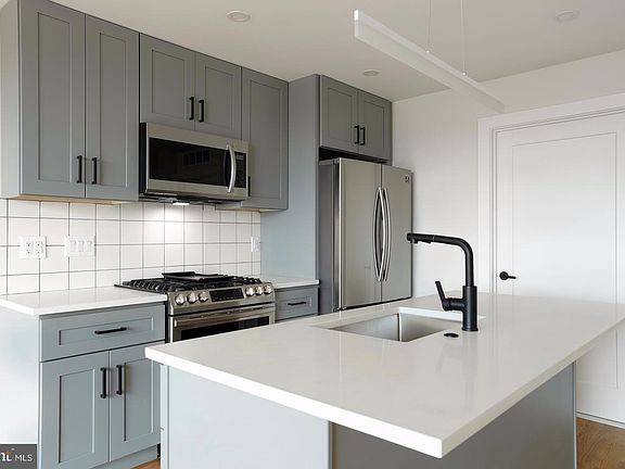4th image of 2636 Belgrade St #406