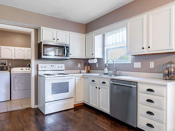 5th image of 29 Forest Pond Dr