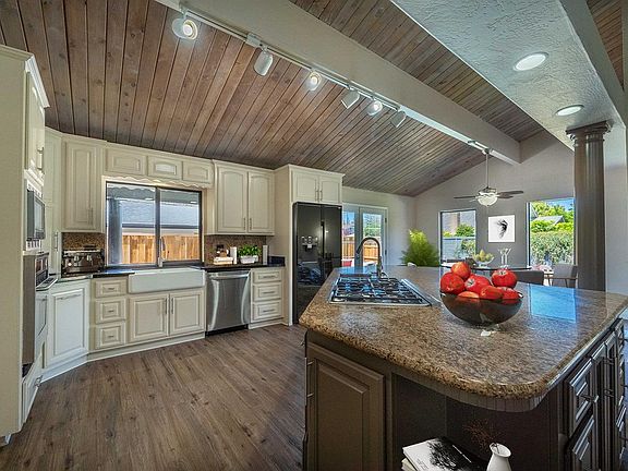 4th image of 2131 Candlewood Pl