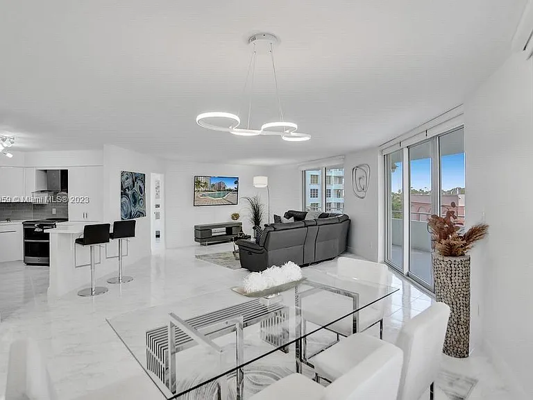5161 Collins Ave #412 — Photo 3