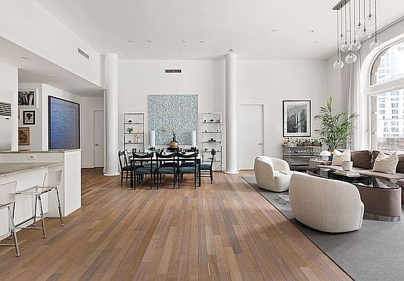 3rd image of 114 Liberty St APT 2B
