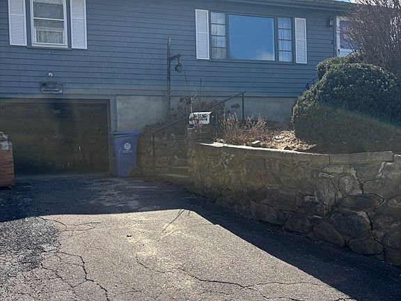 3rd image of 2 Savin Rd