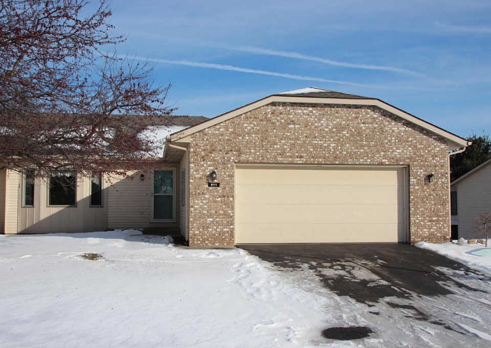 1st image of 6111 Pebble Dr #33