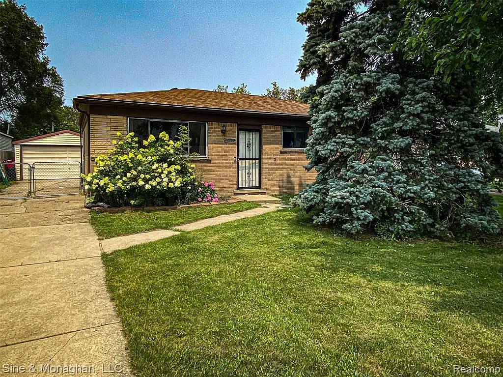 11799 Republic Ave photo 1