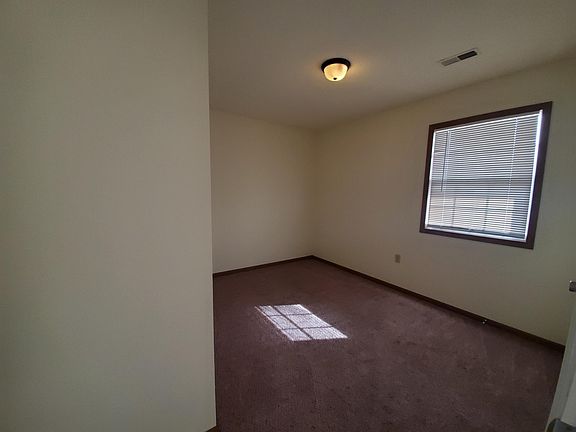 5th image of 411 Jefferson St