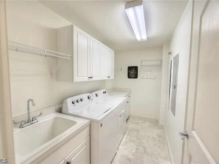 2090 W 1st St #1009 — Photo 30
