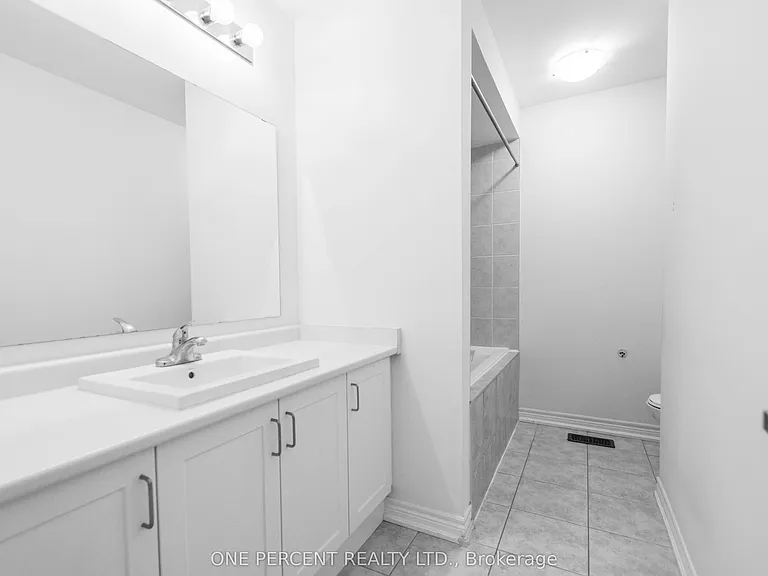 19838 Leslie St — Photo 31