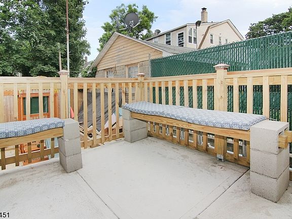 3rd image of 402 De Witt Ave