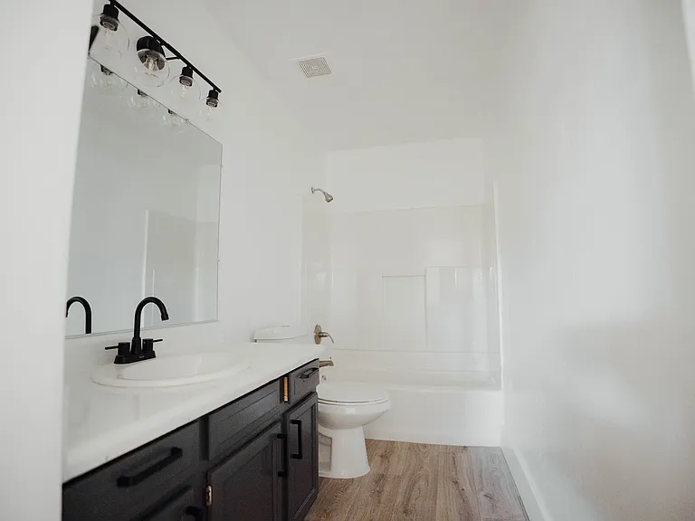 The Apache Village Apartments — Photo 7