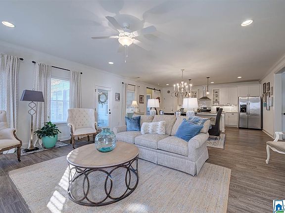 5th image of 7108 Oak Crescent Ln