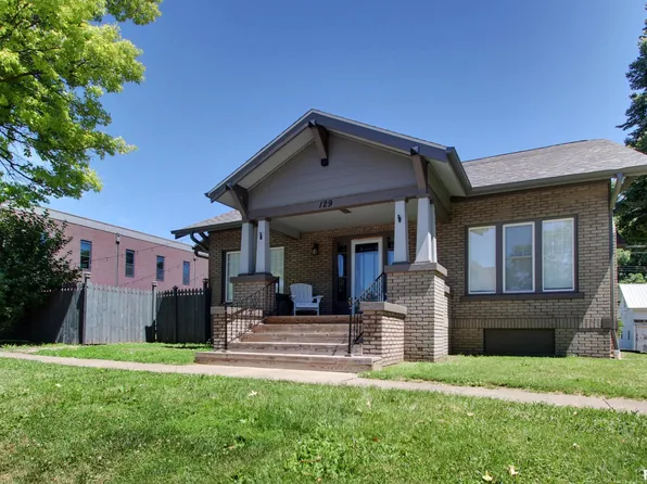 129 E Main St, Mount Sterling, IL 62353